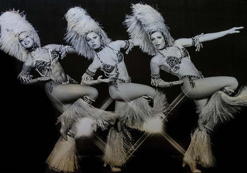 Tres dones ballant
